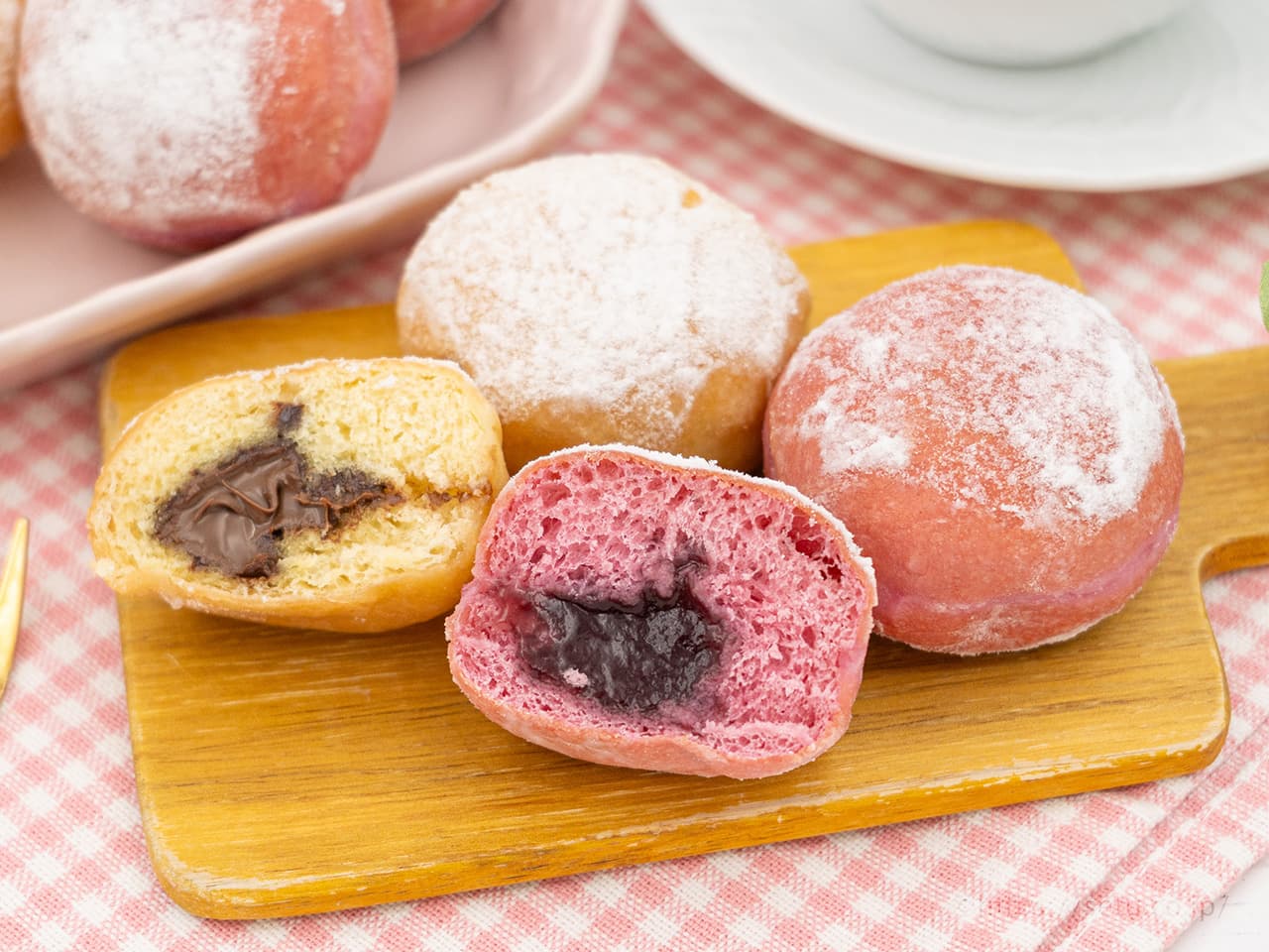 コストコ新商品！ふわふわ生地のココア&ミックスベリーのベニエ