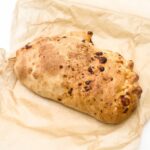 コストコのフードコート新作！チキンカルツォーネはピザ生地にたっぷり具材で激ウマ