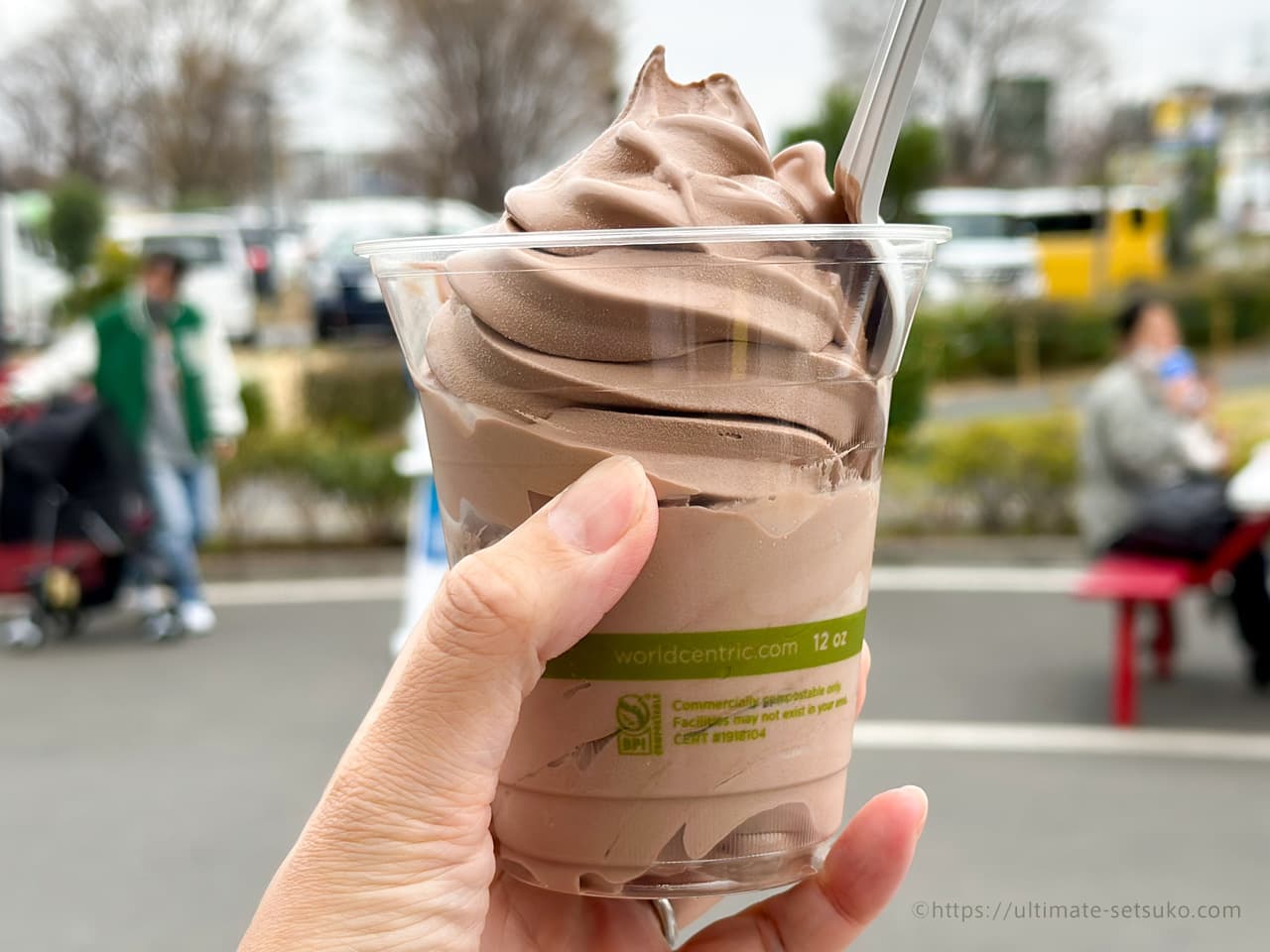 コストコのフードコート新商品！ヘーゼルナッツチョコソフトクリームが濃厚で激ウマ