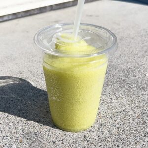 コストコのフードコート新作はシャインマスカットスムージー！めっちゃ甘いけど爽やかな味で美味しい