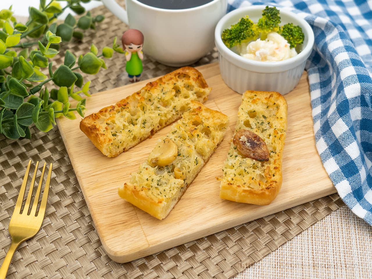 コストコのガーリッククリスタルブレッドがニンニクマシマシで旨すぎる!絶対食べて欲しい新作パン