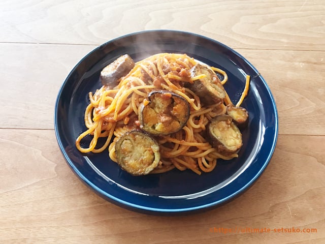 ハインツ 大人むけのパスタ 牛肉とイベリコ豚の粗挽きボロネーゼ