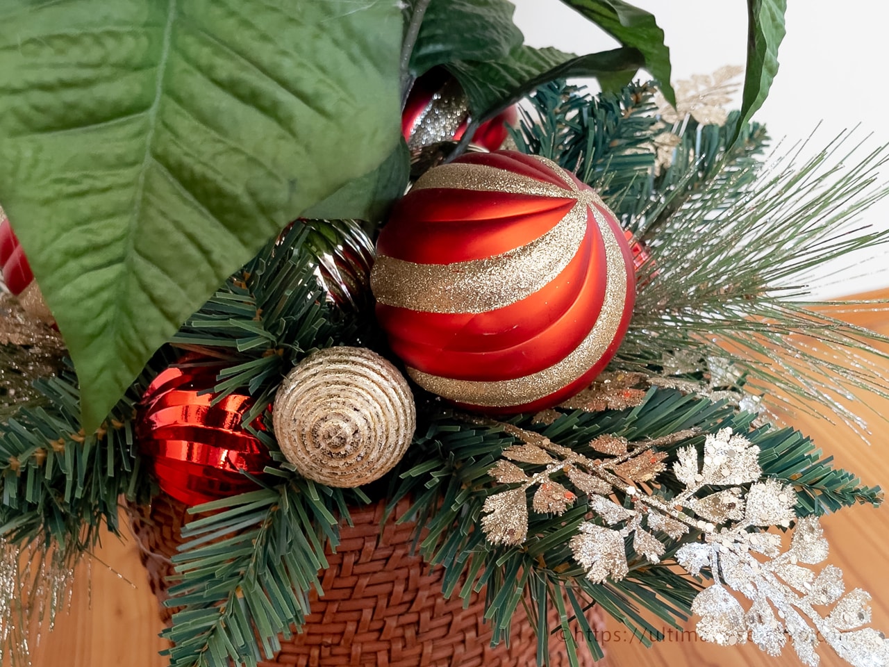 コストコのクリスマスおすすめ品はやっぱりポインセチアの鉢植え！置く