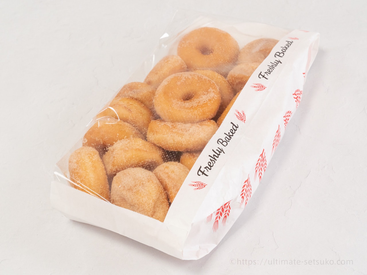 コストコのミニフープスは小さめサイズのドーナツでシナモンシュガーの