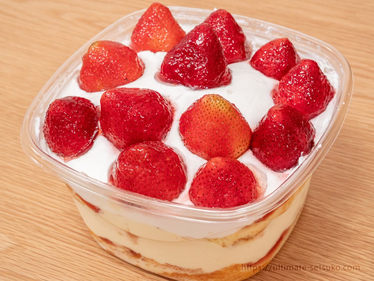 いちごカスタードクリーム*** コストコのストロベリーカスタードクリームケーキは濃厚リッチ