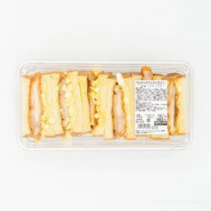 【コストコ新商品】タルタルチキンカツサンドは甘酸っぱいタレと卵たっぷりのソースが最高