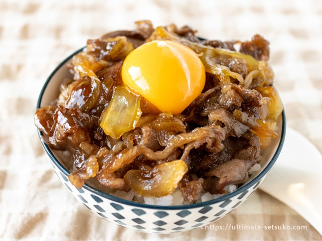 卵のせ牛丼