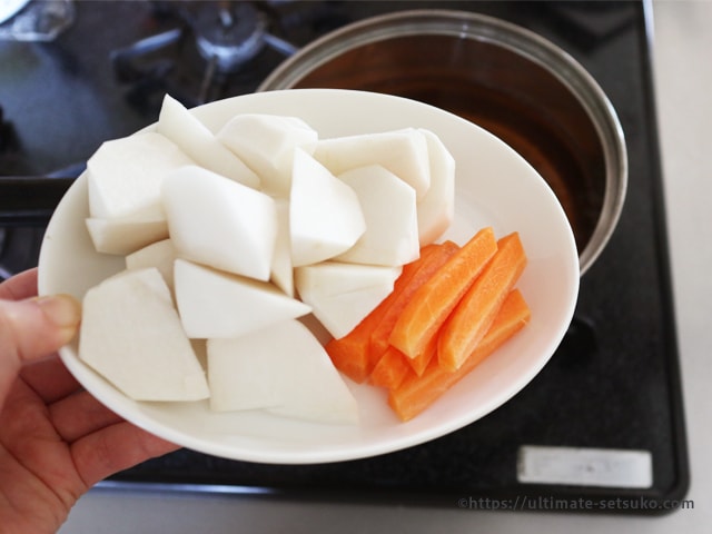 出汁で味わう！白カブの簡単煮びたし