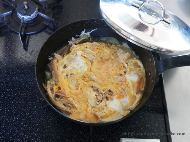 ロティサリーチキンで作るコク旨親子丼