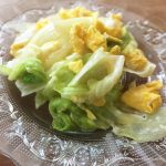 すりおろしチーズドレッシングで作る野菜をさっと炒めて絡めるだけのホットサラダ！