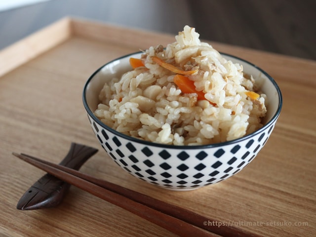 混ぜて炊くだけの炊き込みご飯